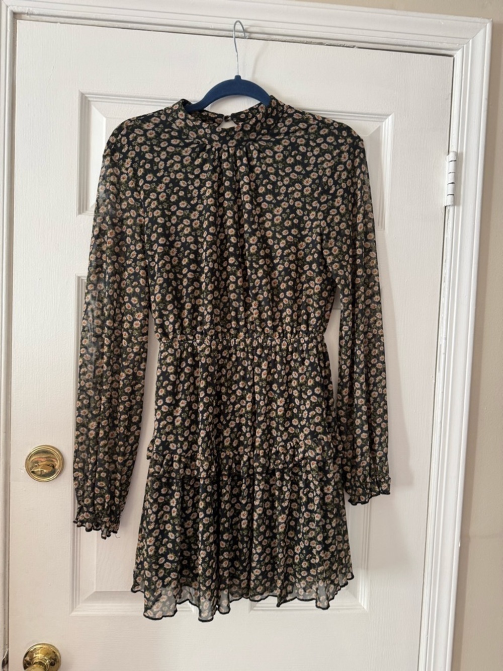 Sadie & Sage Black Long-Sleeve Floral Smock Dress